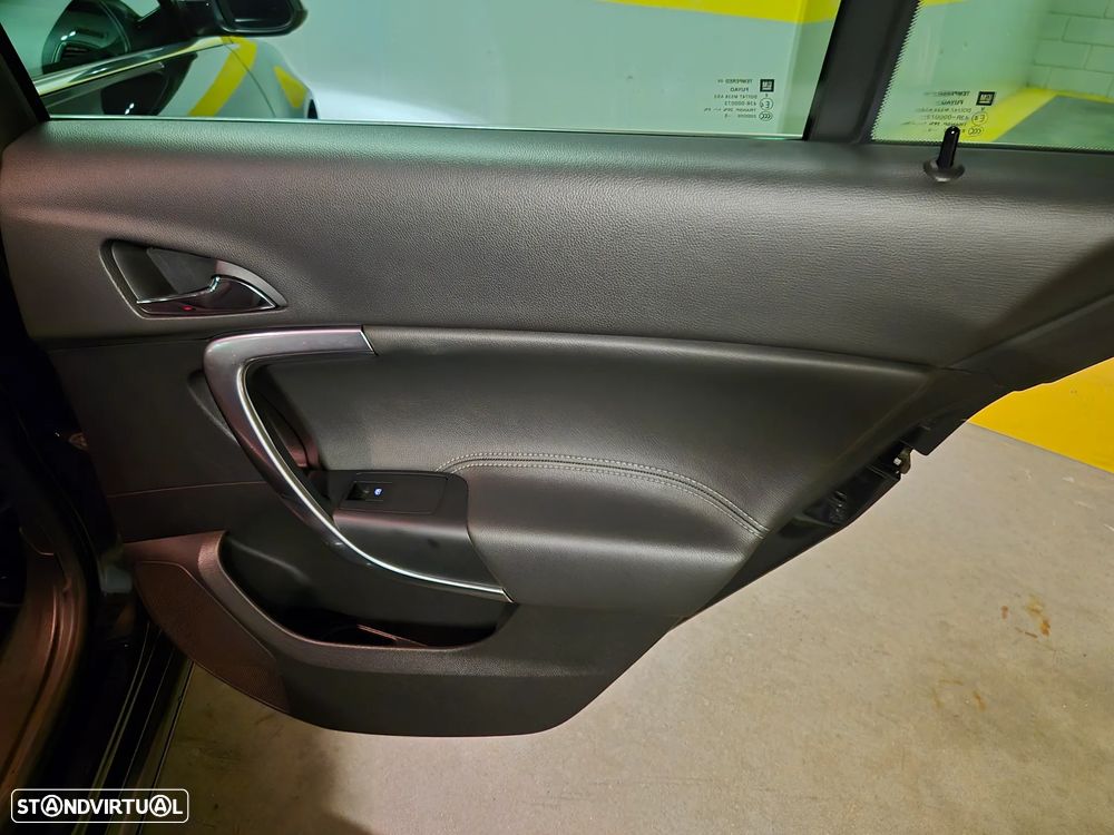 Opel Insignia Sports Tourer 1.6 CDTi Cosmo S/S — fotografia 39