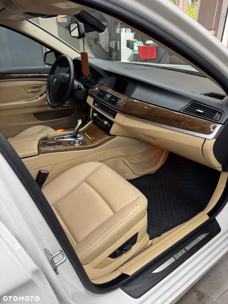 BMW Seria 5 528i xDrive Modern Line - 8