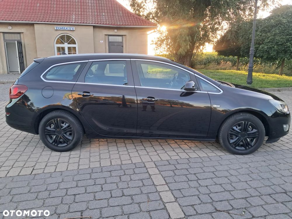 Opel Astra 1.4 Turbo 150 Jahre - 9