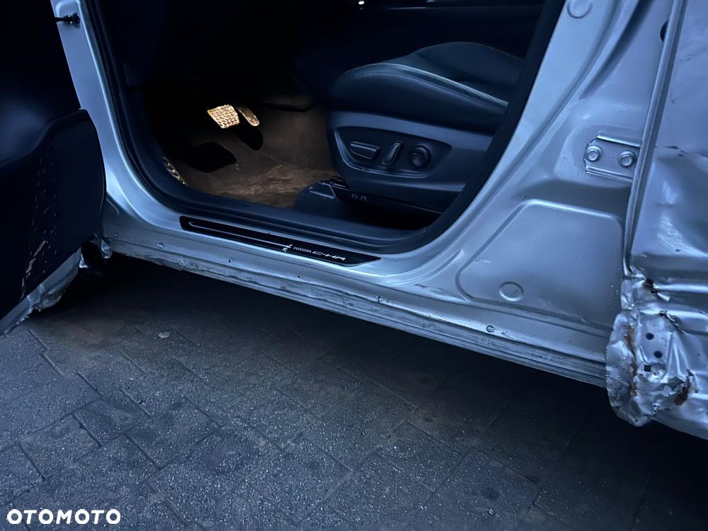 Toyota C-HR 2.0 Hybrid Dynamic Force Executive Premiere Edition - 8