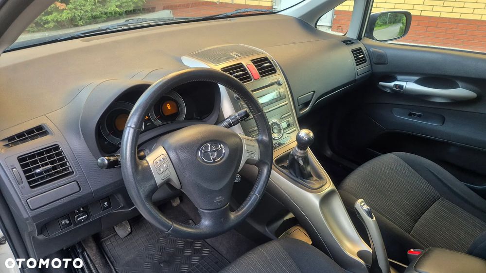 Toyota Auris 1.6 VVT-i Sol - 9