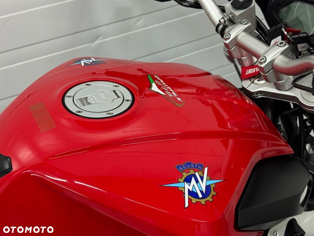 MV AGUSTA Brutale - 7