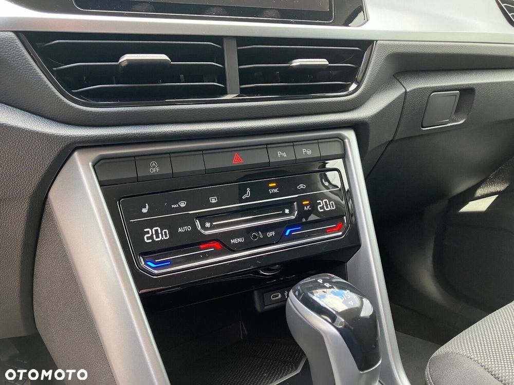 Volkswagen T-Roc - 16