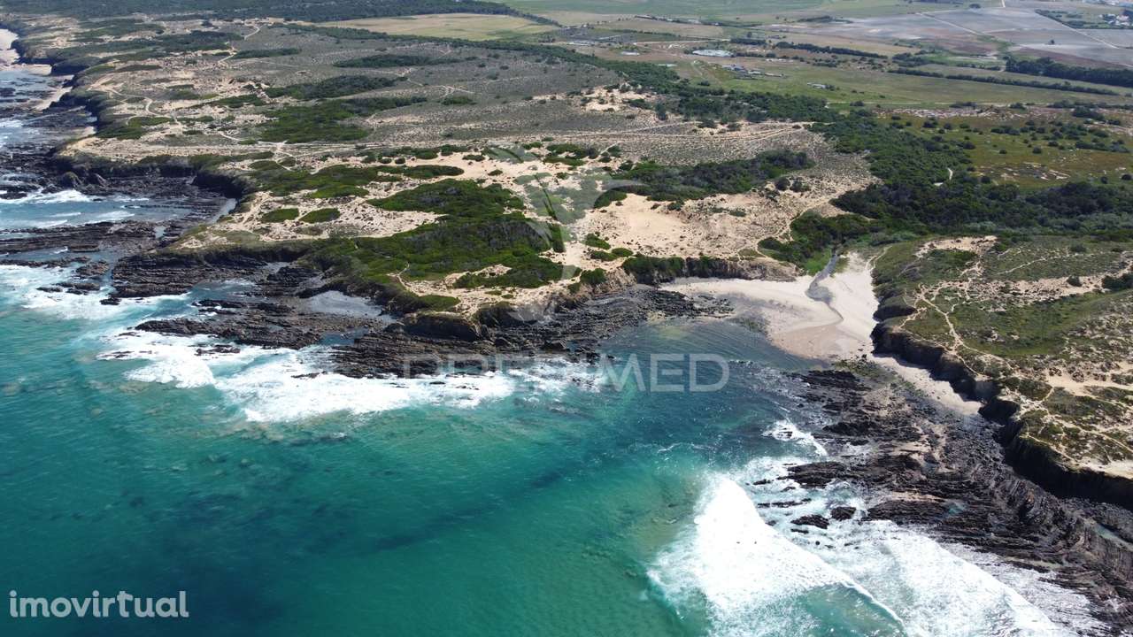 Herdade confinante com praia e linha mar - Grande imagem: 4/36
