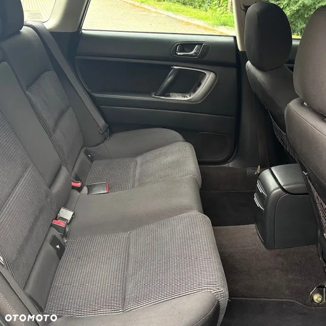 Subaru Outback 2.5 - 10