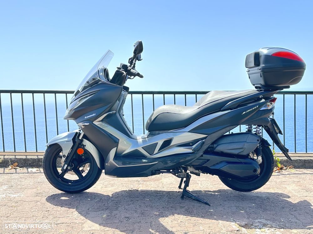 Kawasaki J300 - 2