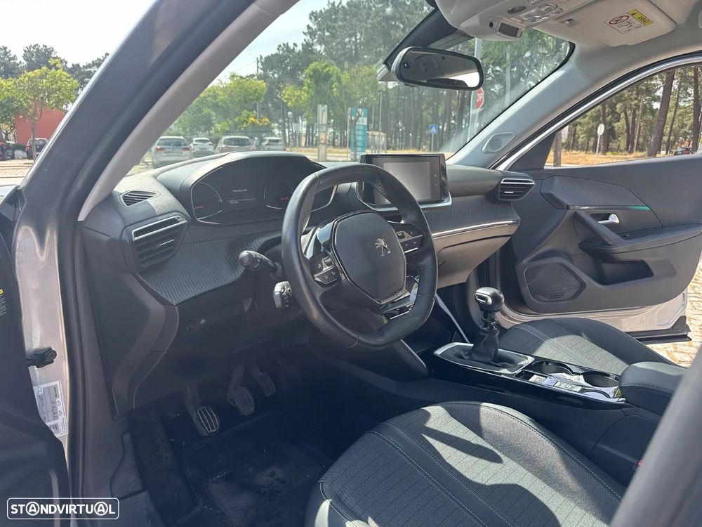 Peugeot 2008 - 12