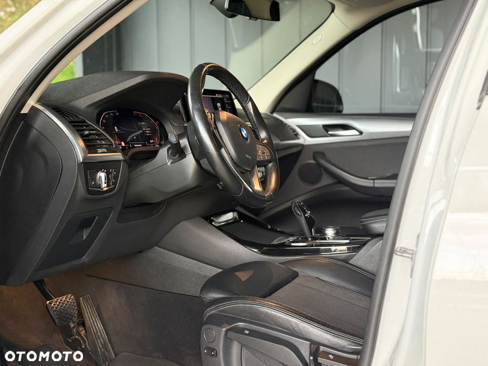BMW X3 xDrive20i GPF Advantage - 9