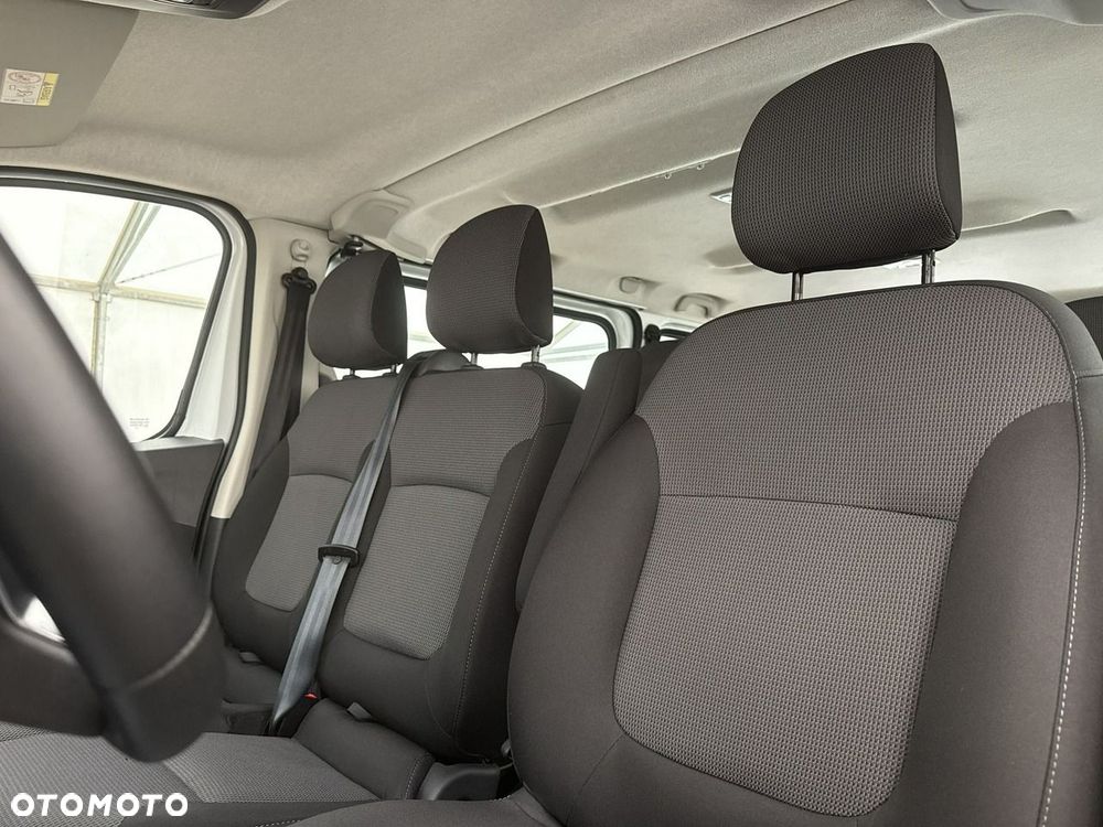 Renault Trafic - 12