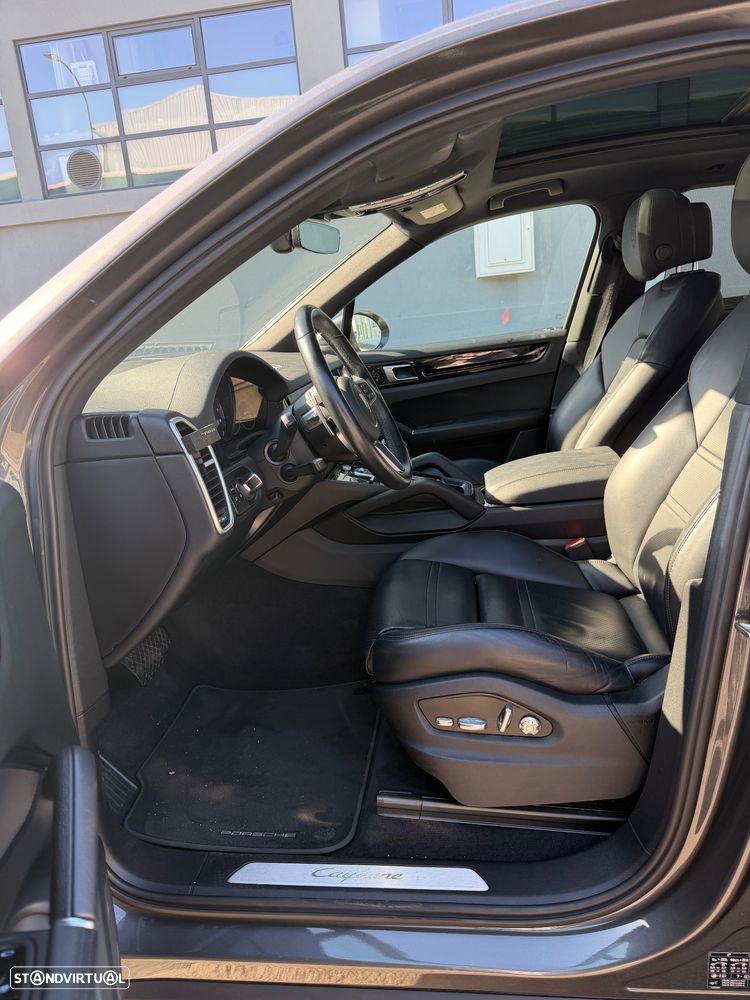 Porsche Cayenne - 13