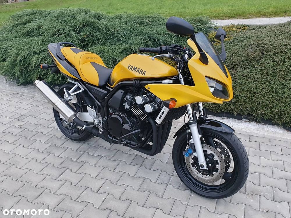 Yamaha FZS - 1