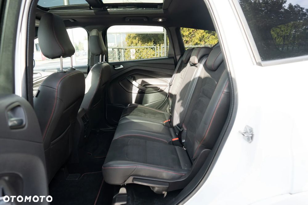 Ford Kuga 1.5 EcoBoost 2x4 ST-Line - 17