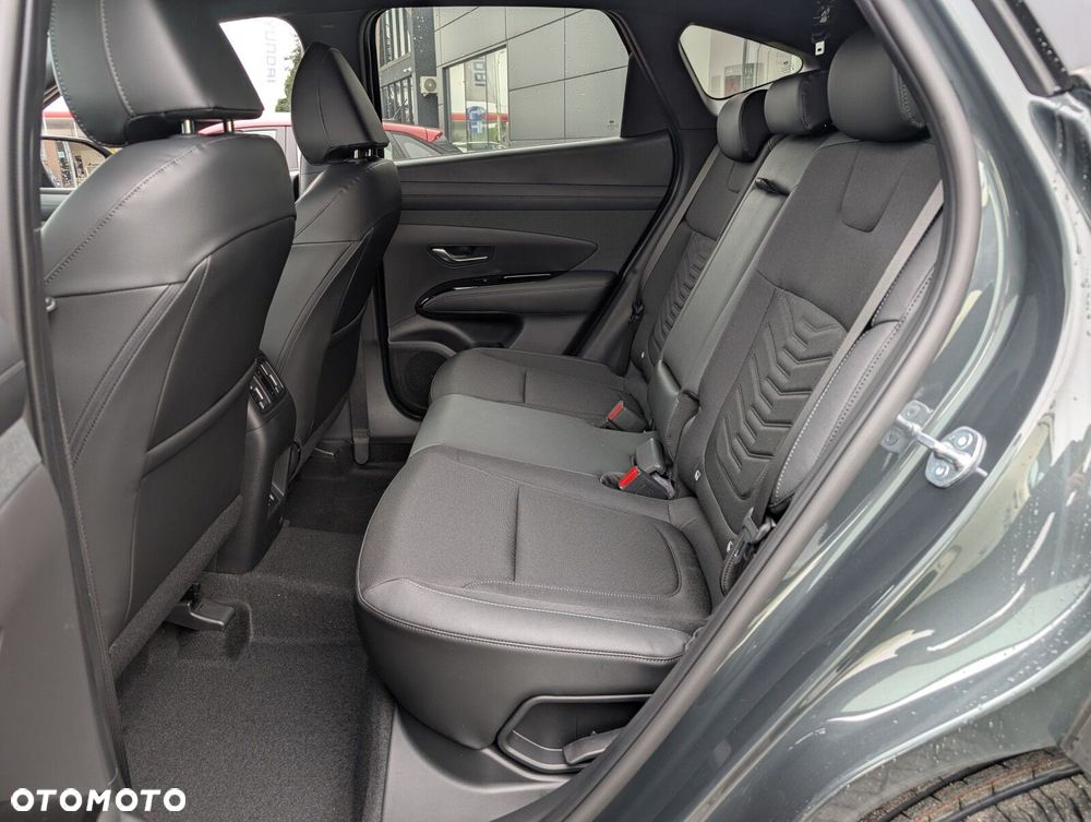 Hyundai Tucson 1.6 T-GDi HEV Executive 2WD - 17