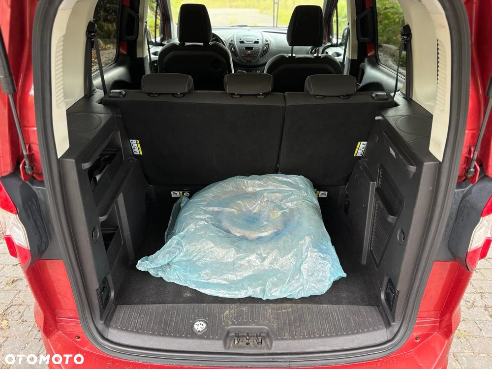 Ford Tourneo Courier - 12