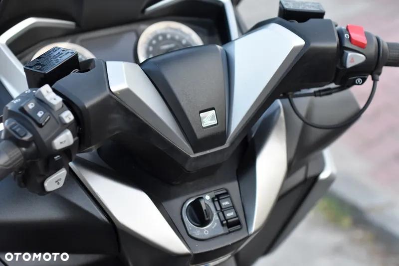 Honda NSS - 33