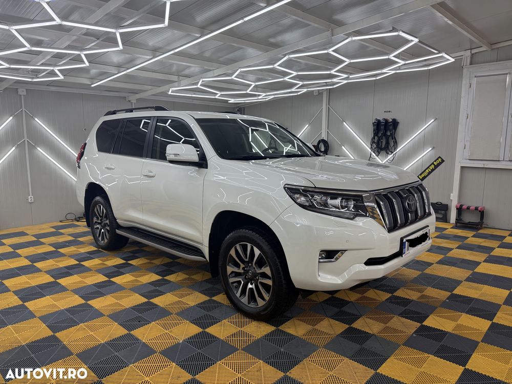 Toyota Land Cruiser - 3