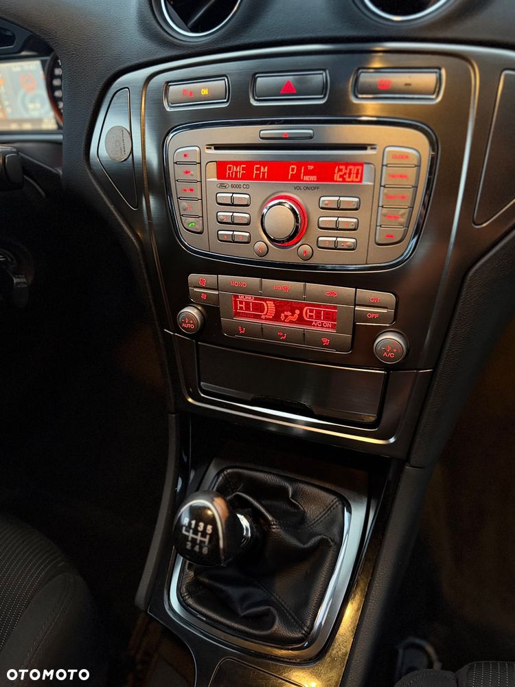 Ford Mondeo 1.8 TDCi Trend - 16