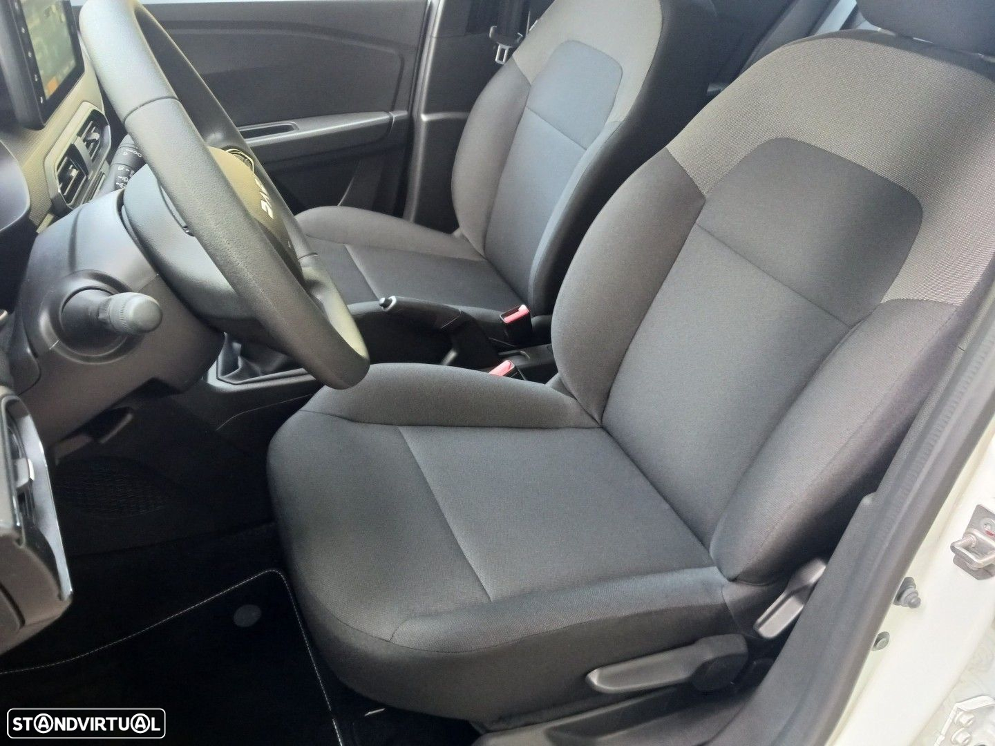 Dacia Sandero 1.0 SCe Essential - 32