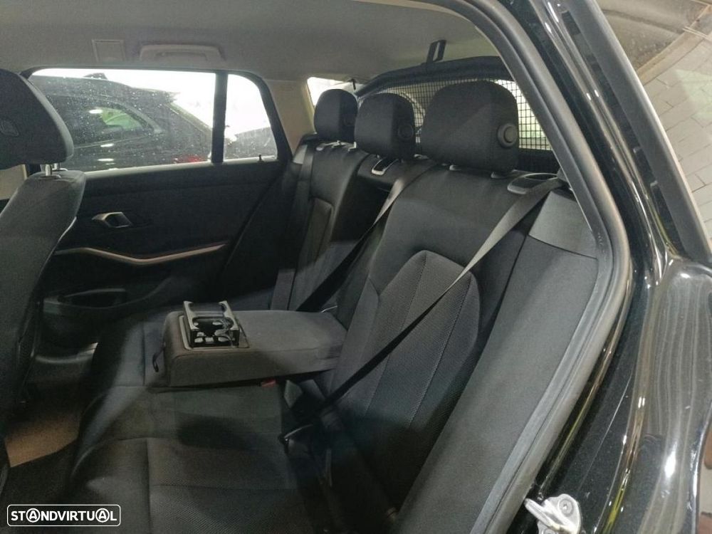 BMW 330 e Auto - 6
