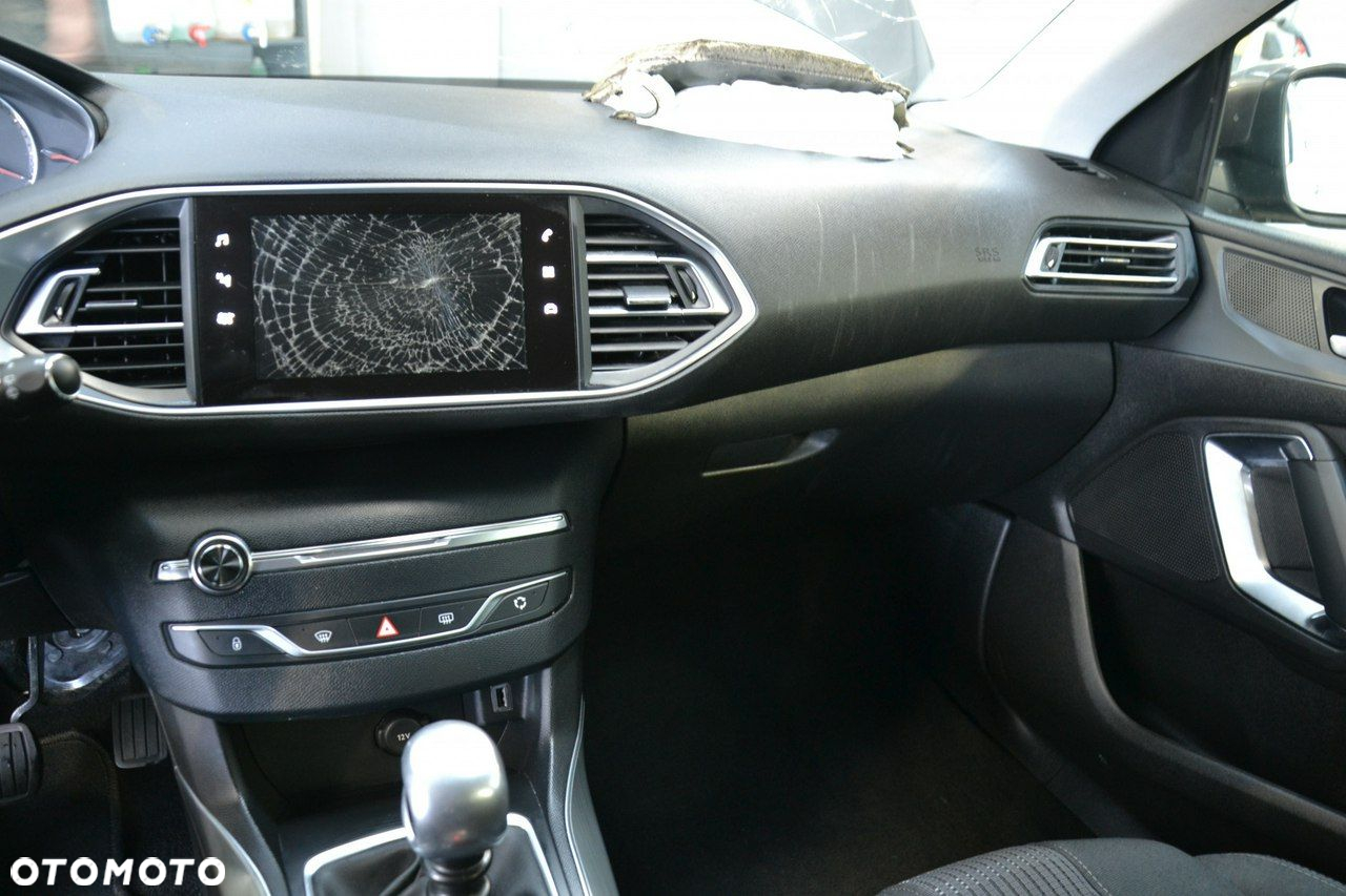 Peugeot 308 - 24