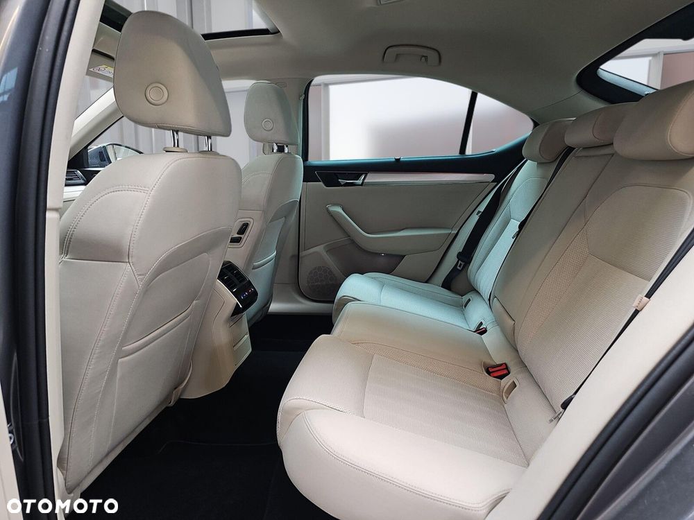 Skoda Superb 2.0 TSI Style DSG - 11