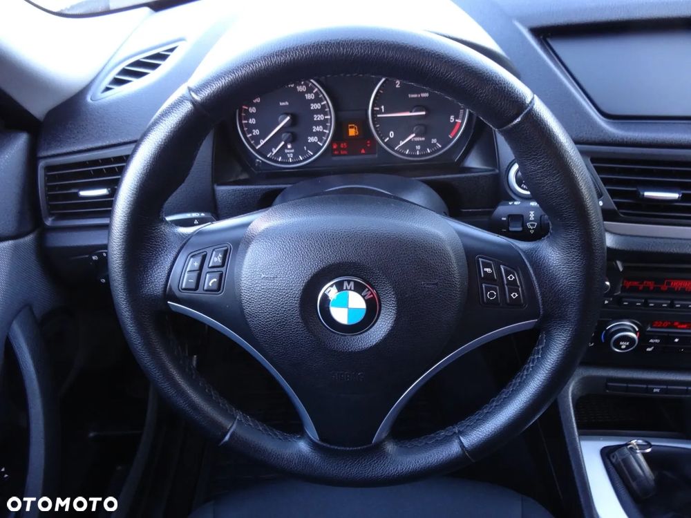 BMW X1 sDrive18d Sport Line - 25