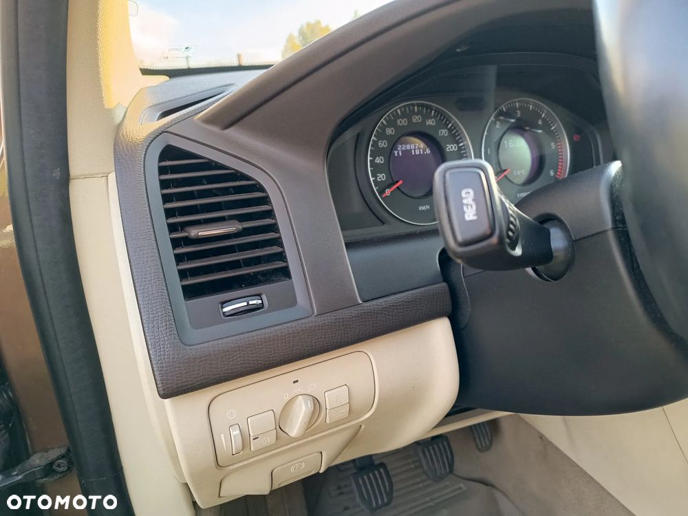 Volvo XC 60 D4 R-Design Momentum - 25