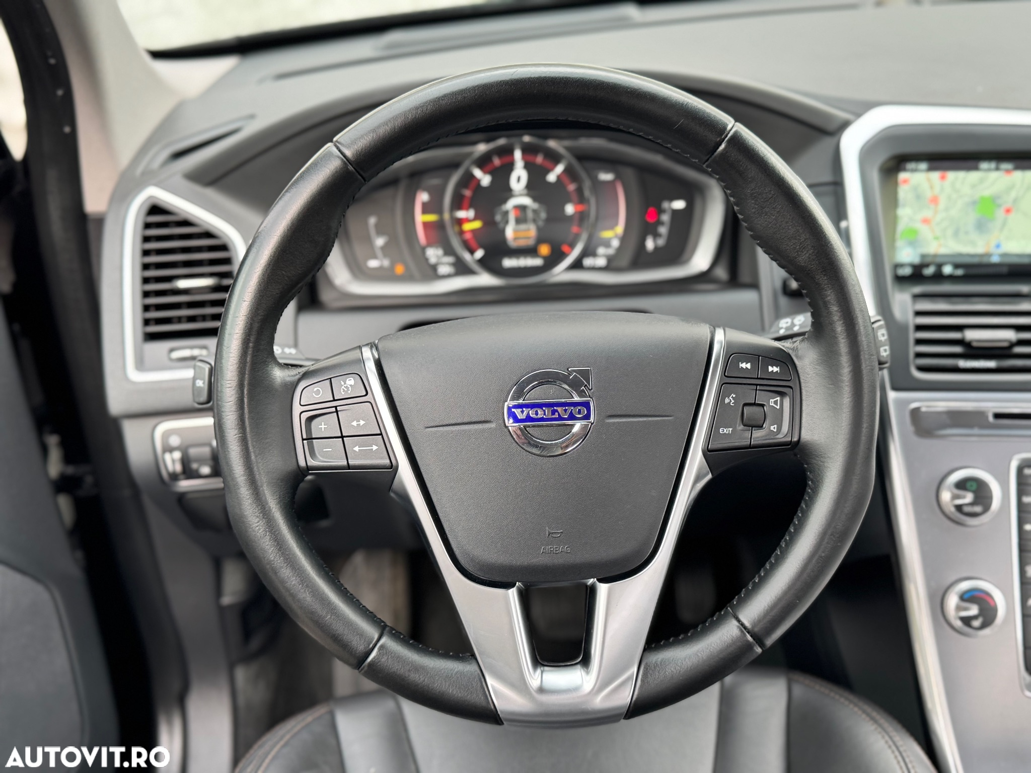 Volvo XC 60 D5 AWD Geartronic Summum - 29