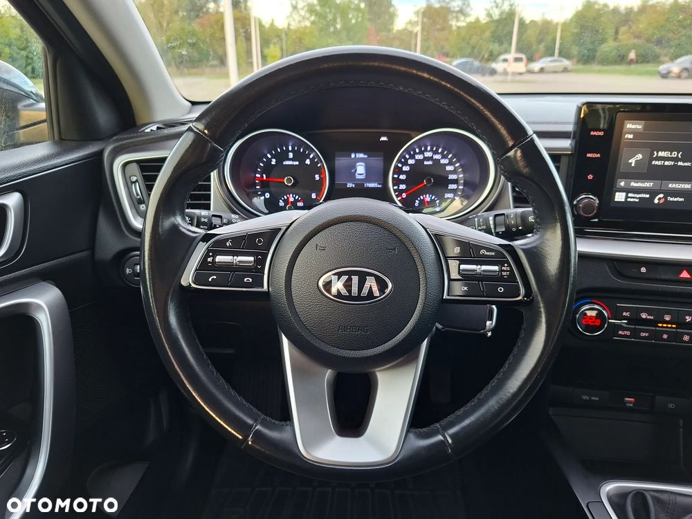 Kia Ceed 1.6 CRDi SCR M - 30