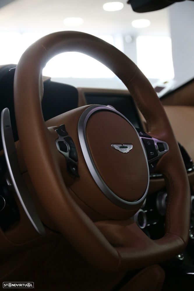 Aston Martin Vantage Coupe V8 - 8