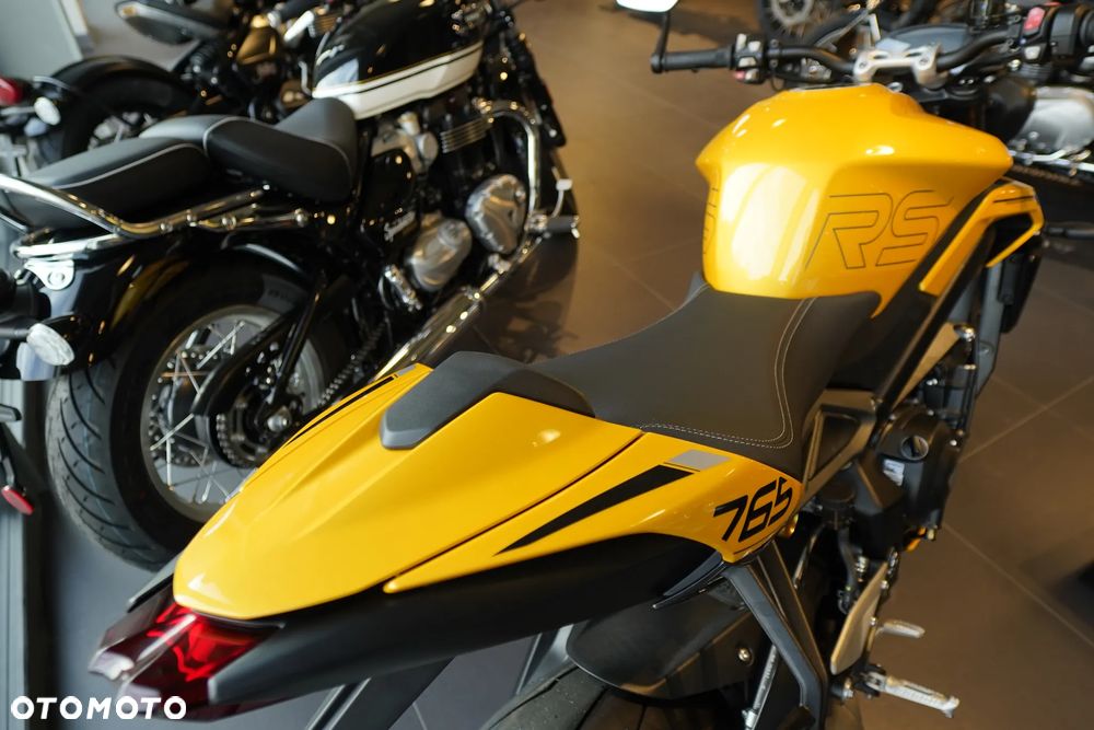Triumph Street Triple - 9