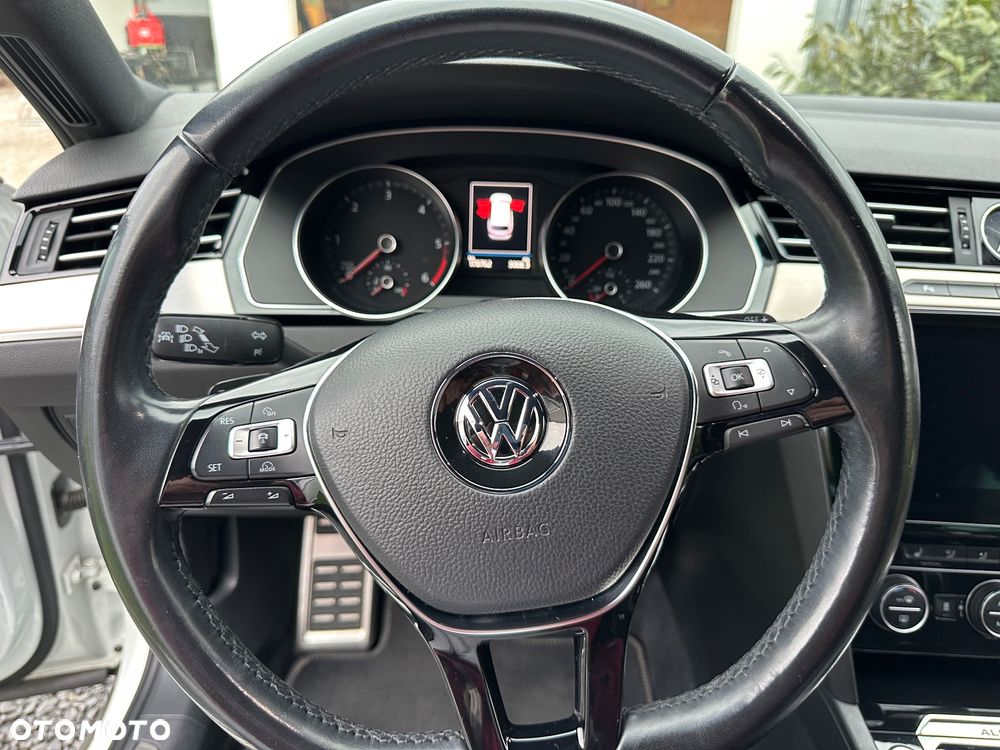 Volkswagen Passat - 14