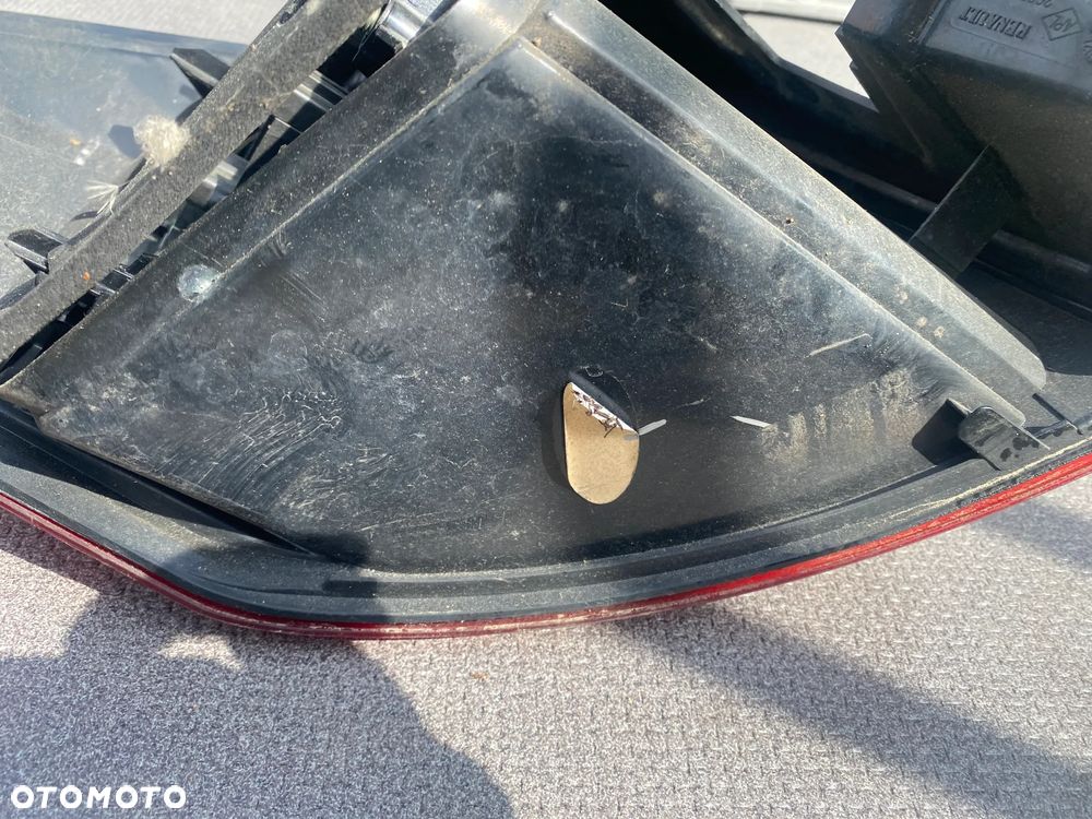 LAMPA TYŁ TYLNA PRAWA RENAULT LAGUNA 3 III 06070 - 9