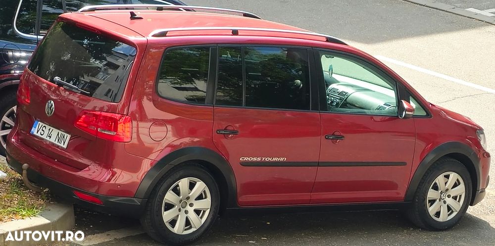 Volkswagen Touran 2.0 TDI DSG Highline - 5