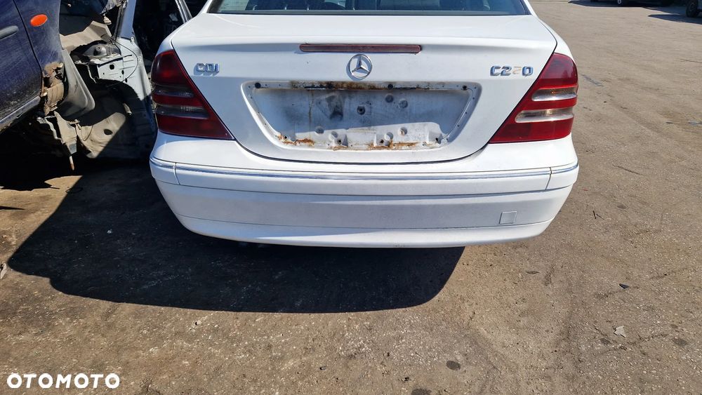 MERCEDES C KLASA W203 SEDAN ZDERZAK TYŁ - 1