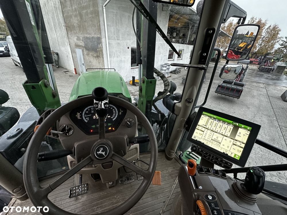 John Deere 6215R - 15