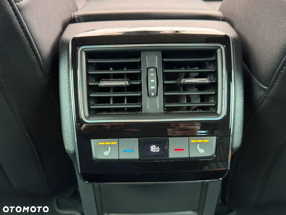 Skoda Superb 2.0 TDI SCR L&K DSG - 24