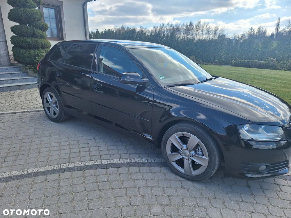 Audi A3 Sportback 1.4 TFSI S line Sportpaket - 2