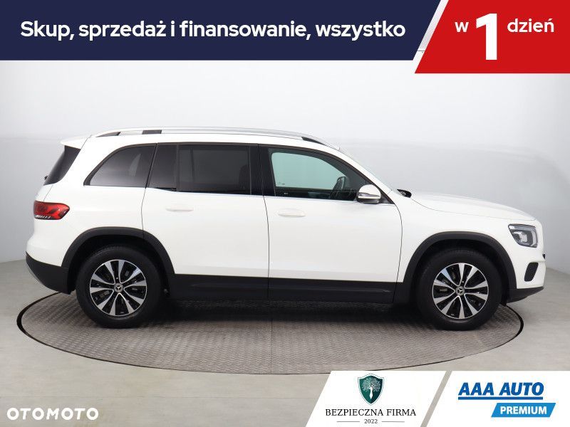 Mercedes-Benz GLB - 8