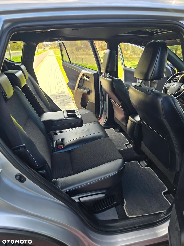Toyota RAV4 - 24