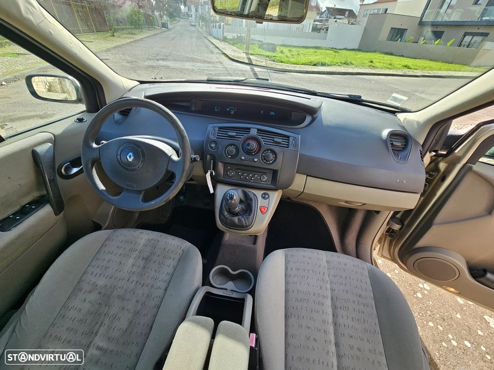 Renault Scénic 1.5 dCi Dynamique - 11