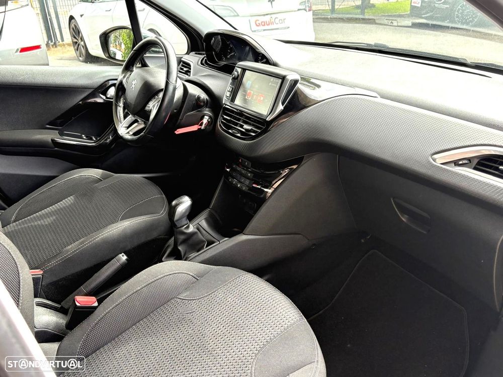 Peugeot 208 1.2 PureTech Allure - 16