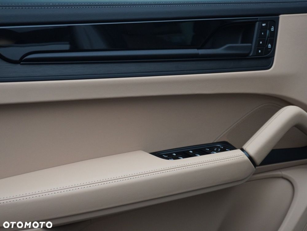 Porsche Cayenne - 20