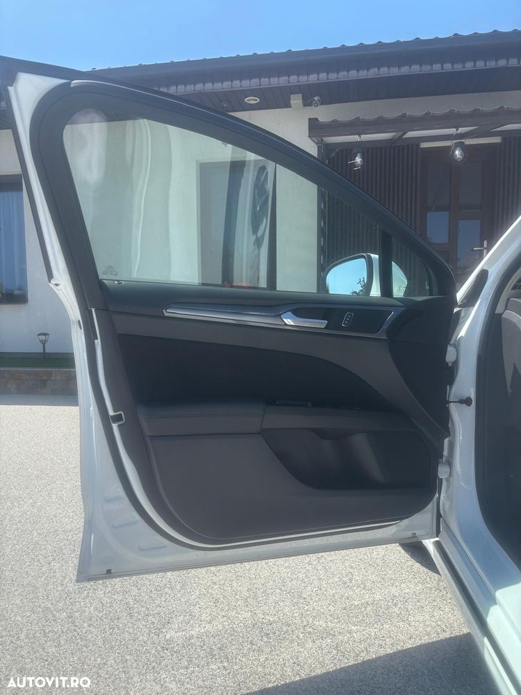 Ford Mondeo - 12