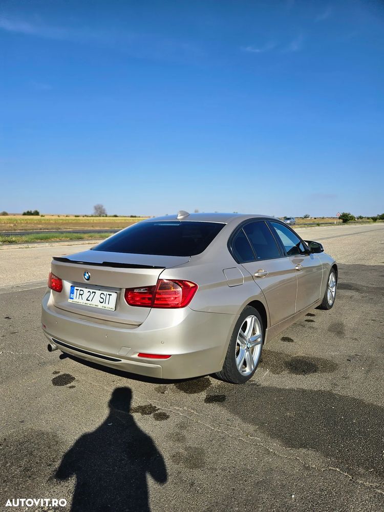 BMW Seria 3 320d Aut. - 6