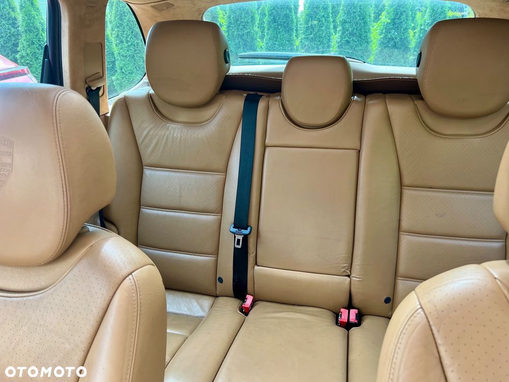 Porsche Cayenne - 8
