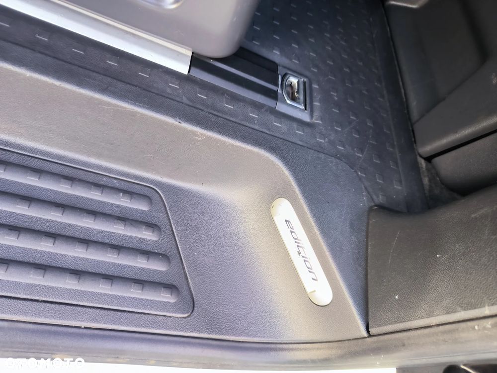 Volkswagen Multivan - 28