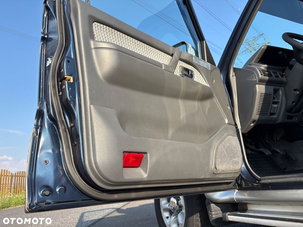 Mitsubishi Pajero - 34
