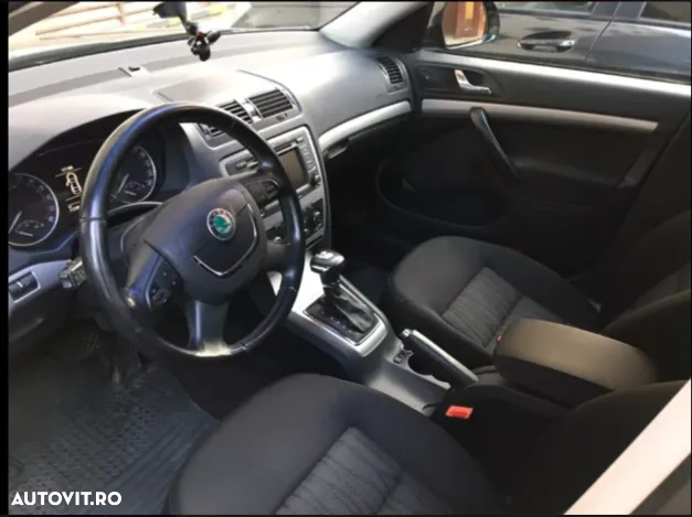 Skoda Octavia 1.6 TDI Classic DSG - 5