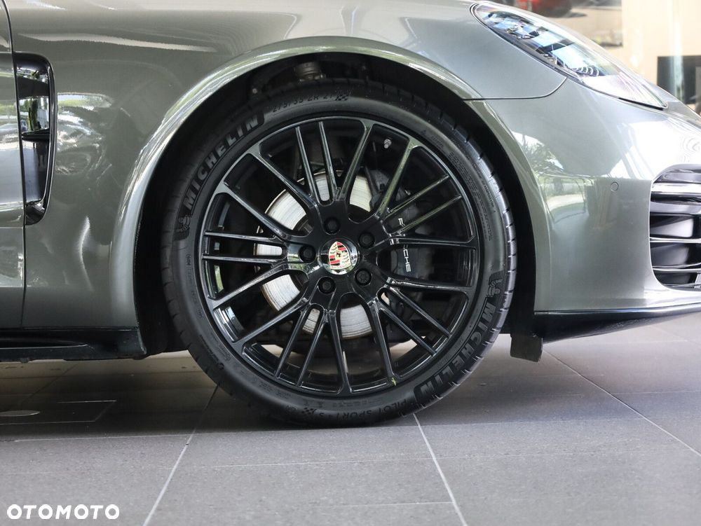 Porsche Panamera - 27